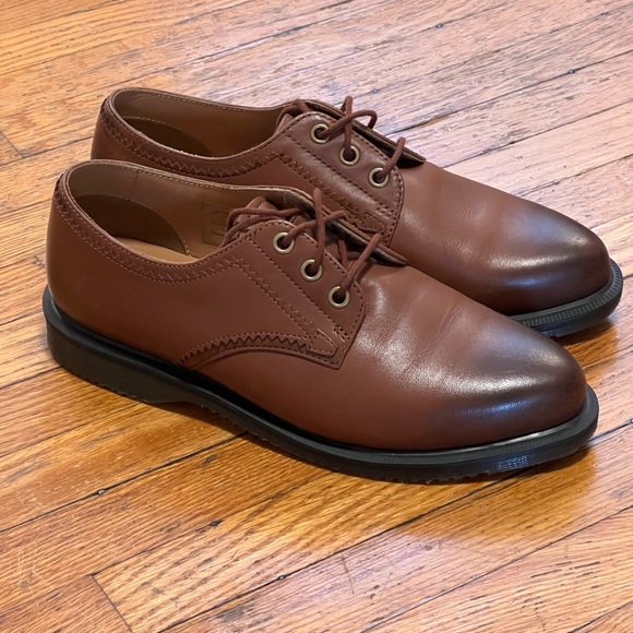 NWOT Dr. Martens Leather Shoes ๐ US7 / EU38 - Picture 2 of 5